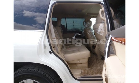 Buy Import Toyota Land Cruiser White Car in Import - Dubai in Antigua Buy Import Toyota Land Cruiser White Car in Import - Dubai in Antigua