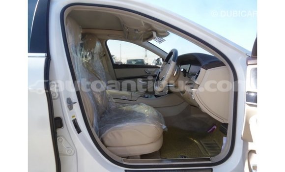 Buy Import Mercedes-Benz 190 (W201) White Car in Import - Dubai in Antigua Buy Import Mercedes-Benz 190 (W201) White Car in Import - Dubai in Antigua