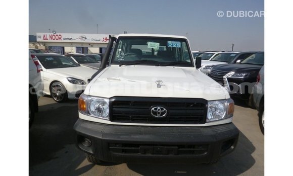 Buy Import Toyota Land Cruiser White Car in Import - Dubai in Antigua Buy Import Toyota Land Cruiser White Car in Import - Dubai in Antigua