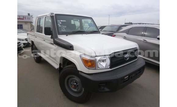 Buy Import Toyota Land Cruiser White Car in Import - Dubai in Antigua Buy Import Toyota Land Cruiser White Car in Import - Dubai in Antigua