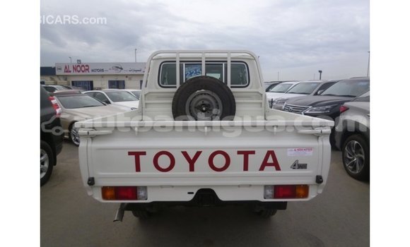 Buy Import Toyota Land Cruiser White Car in Import - Dubai in Antigua Buy Import Toyota Land Cruiser White Car in Import - Dubai in Antigua