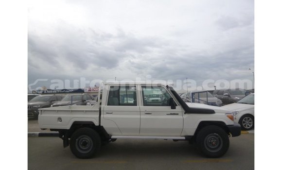 Buy Import Toyota Land Cruiser White Car in Import - Dubai in Antigua Buy Import Toyota Land Cruiser White Car in Import - Dubai in Antigua