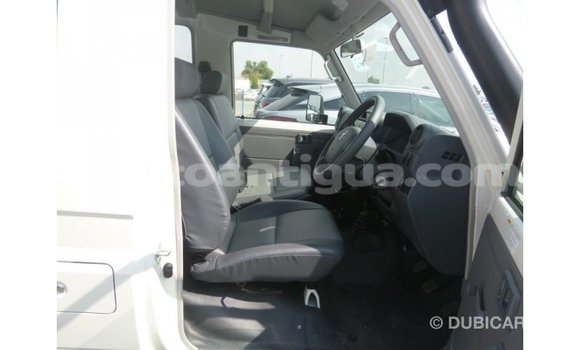 Buy Import Toyota Land Cruiser White Car in Import - Dubai in Antigua Buy Import Toyota Land Cruiser White Car in Import - Dubai in Antigua
