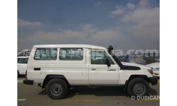 Buy Import Toyota Land Cruiser White Car in Import - Dubai in Antigua Buy Import Toyota Land Cruiser White Car in Import - Dubai in Antigua