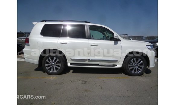 Buy Import Toyota Land Cruiser White Car in Import - Dubai in Antigua Buy Import Toyota Land Cruiser White Car in Import - Dubai in Antigua