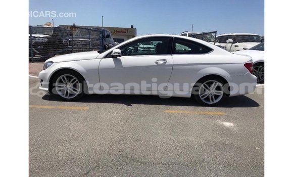 Buy Import Mercedes-Benz 190 (W201) White Car in Import - Dubai in Antigua Buy Import Mercedes-Benz 190 (W201) White Car in Import - Dubai in Antigua