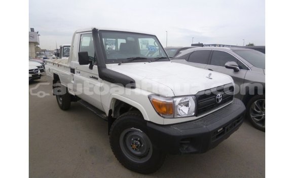 Buy Import Toyota Land Cruiser White Car in Import - Dubai in Antigua Buy Import Toyota Land Cruiser White Car in Import - Dubai in Antigua