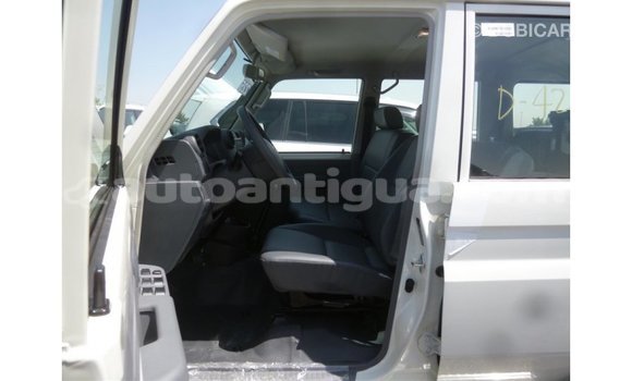 Buy Import Toyota Land Cruiser White Car in Import - Dubai in Antigua Buy Import Toyota Land Cruiser White Car in Import - Dubai in Antigua