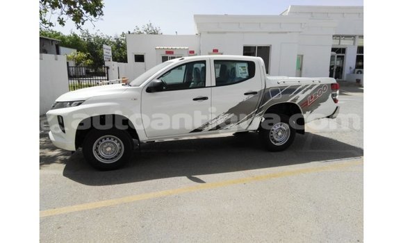 Buy Import Mitsubishi L200 White Car in Import - Dubai in Antigua