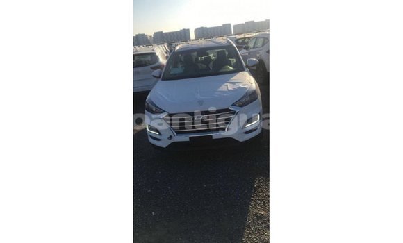 Buy Import Hyundai Tucson White Car in Import - Dubai in Antigua Buy Import Hyundai Tucson White Car in Import - Dubai in Antigua