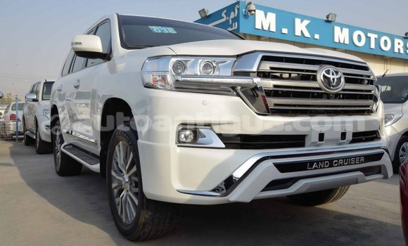 Buy Import Toyota Land Cruiser White Car in Import - Dubai in Antigua Buy Import Toyota Land Cruiser White Car in Import - Dubai in Antigua