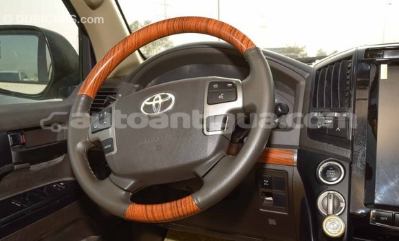 Buy Import Toyota Land Cruiser White Car in Import - Dubai in Antigua Buy Import Toyota Land Cruiser White Car in Import - Dubai in Antigua