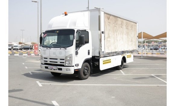 Buy Import Isuzu Rodeo White Car in Import - Dubai in Antigua