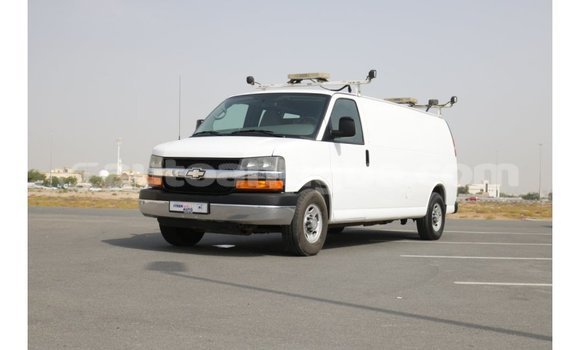 Buy Import Chevrolet Express White Car in Import - Dubai in Antigua