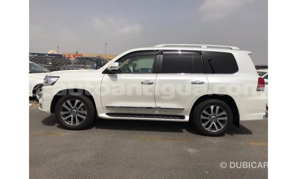 Buy Import Toyota Land Cruiser White Car in Import - Dubai in Antigua Buy Import Toyota Land Cruiser White Car in Import - Dubai in Antigua