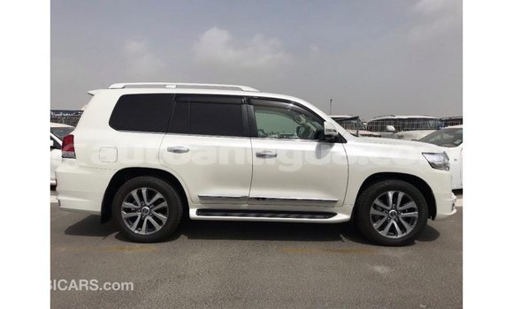 Buy Import Toyota Land Cruiser White Car in Import - Dubai in Antigua Buy Import Toyota Land Cruiser White Car in Import - Dubai in Antigua