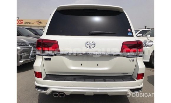 Buy Import Toyota Land Cruiser White Car in Import - Dubai in Antigua Buy Import Toyota Land Cruiser White Car in Import - Dubai in Antigua