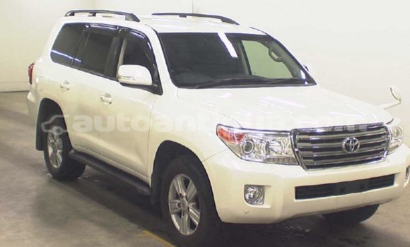 Buy Import Toyota Land Cruiser White Car in Import - Dubai in Antigua Buy Import Toyota Land Cruiser White Car in Import - Dubai in Antigua