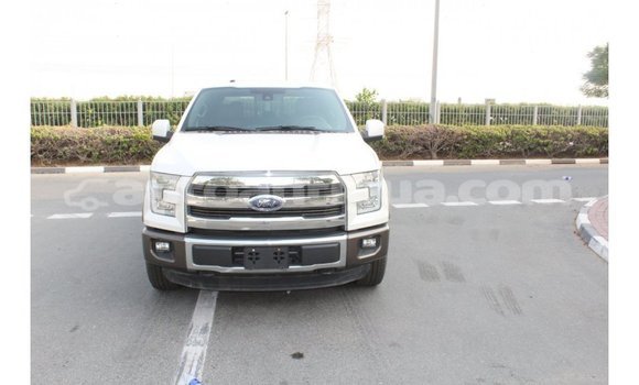 Buy Import Ford Club Wagon White Car in Import - Dubai in Antigua
