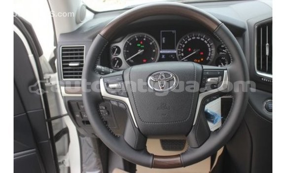 Buy Import Toyota Land Cruiser White Car in Import - Dubai in Antigua Buy Import Toyota Land Cruiser White Car in Import - Dubai in Antigua