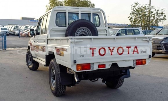 Buy Import Toyota Land Cruiser White Car in Import - Dubai in Antigua Buy Import Toyota Land Cruiser White Car in Import - Dubai in Antigua