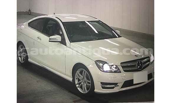 Buy Import Mercedes-Benz 190 (W201) White Car in Import - Dubai in Antigua Buy Import Mercedes-Benz 190 (W201) White Car in Import - Dubai in Antigua