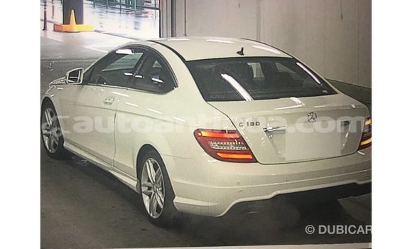 Buy Import Mercedes-Benz 190 (W201) White Car in Import - Dubai in Antigua Buy Import Mercedes-Benz 190 (W201) White Car in Import - Dubai in Antigua