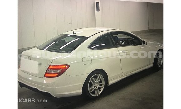 Buy Import Mercedes-Benz 190 (W201) White Car in Import - Dubai in Antigua Buy Import Mercedes-Benz 190 (W201) White Car in Import - Dubai in Antigua