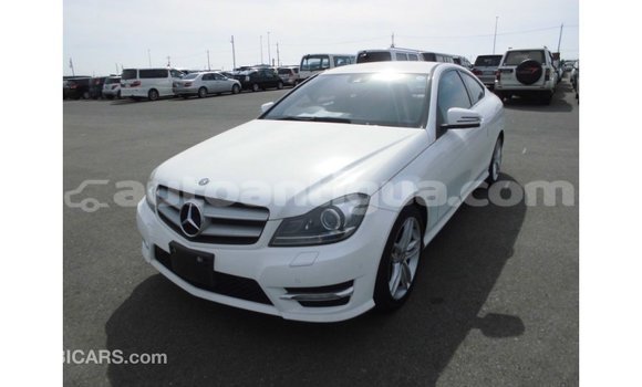 Buy Import Mercedes-Benz 190 (W201) White Car in Import - Dubai in Antigua Buy Import Mercedes-Benz 190 (W201) White Car in Import - Dubai in Antigua
