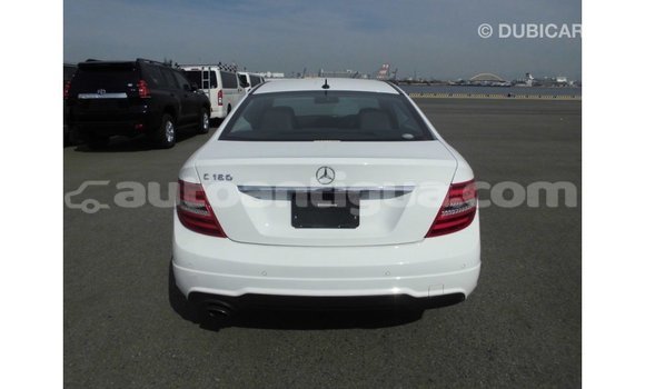Buy Import Mercedes-Benz 190 (W201) White Car in Import - Dubai in Antigua Buy Import Mercedes-Benz 190 (W201) White Car in Import - Dubai in Antigua