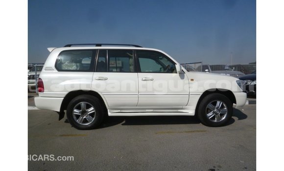 Buy Import Toyota Land Cruiser White Car in Import - Dubai in Antigua Buy Import Toyota Land Cruiser White Car in Import - Dubai in Antigua
