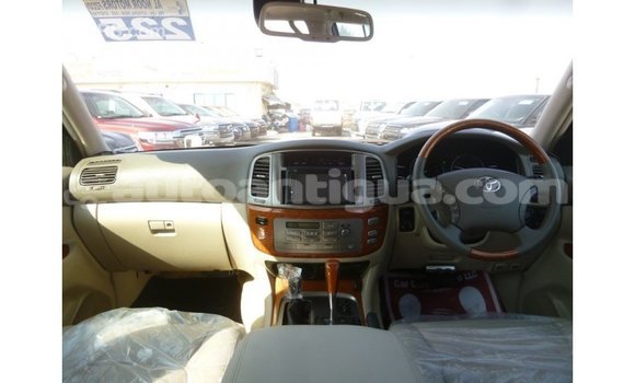 Buy Import Toyota Land Cruiser White Car in Import - Dubai in Antigua Buy Import Toyota Land Cruiser White Car in Import - Dubai in Antigua