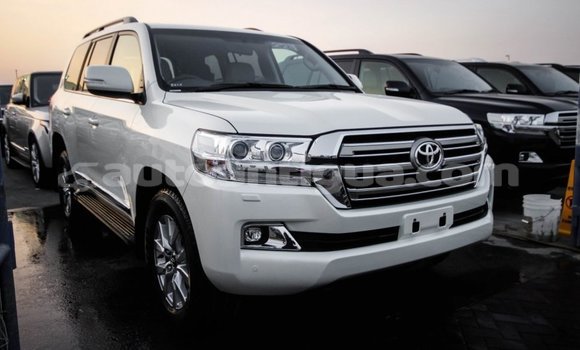 Buy Import Toyota Land Cruiser White Car in Import - Dubai in Antigua Buy Import Toyota Land Cruiser White Car in Import - Dubai in Antigua