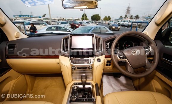 Buy Import Toyota Land Cruiser White Car in Import - Dubai in Antigua Buy Import Toyota Land Cruiser White Car in Import - Dubai in Antigua