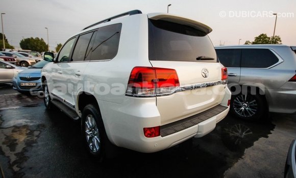 Buy Import Toyota Land Cruiser White Car in Import - Dubai in Antigua Buy Import Toyota Land Cruiser White Car in Import - Dubai in Antigua
