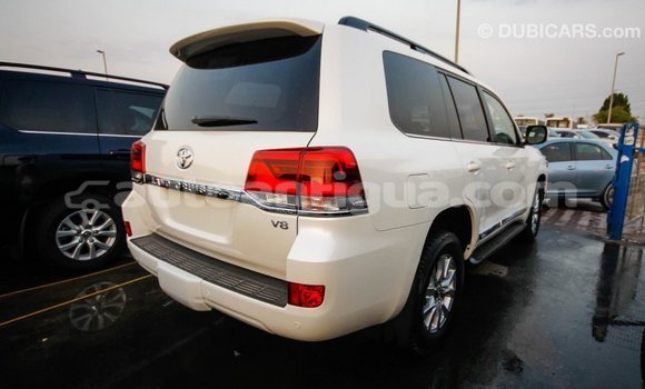 Buy Import Toyota Land Cruiser White Car in Import - Dubai in Antigua Buy Import Toyota Land Cruiser White Car in Import - Dubai in Antigua