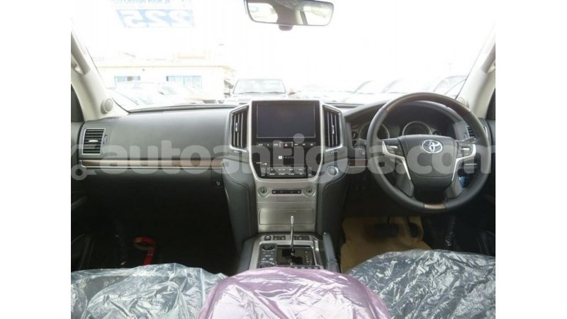 Big with watermark 0881f403 86e0 4128 b550 b59128807875